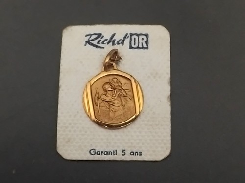 Pendentif médaille saint - pendentif,