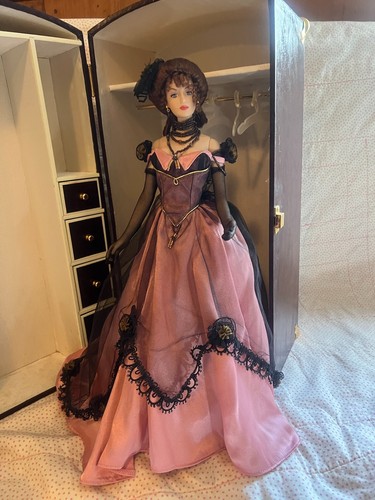 Franklin mint displayed - franklin,