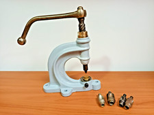 PRESSE EMPORTE PIECE