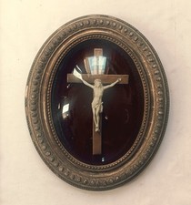 Cadre religieux ovale