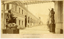 France, Paris, Façade Typique