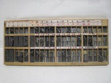 Ancien Casier de Lettres Chiffres Signes : Imprimerie en Plomb