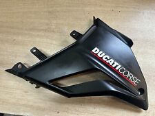 UN CACHE SABOT CARENAGE LATERAL GAUCHE 4801A661A DUCATI STREETFIGHTER V4 SP