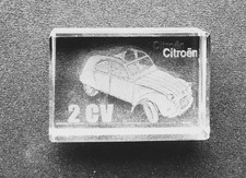 -  Fève verre voiture 2 CV