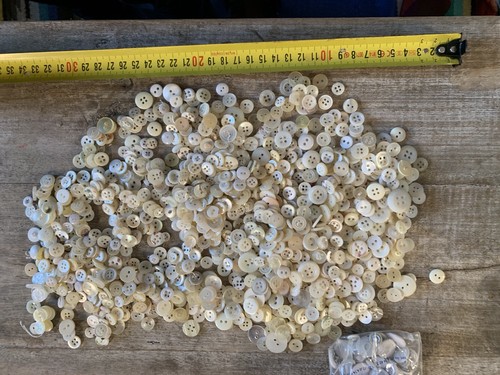 Lot petits boutons anciens - de,