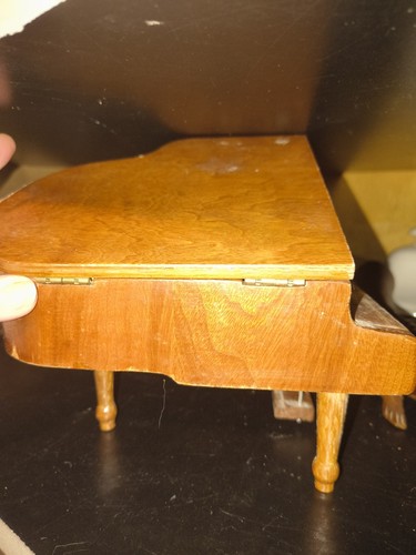 Piano miniature musical - , en