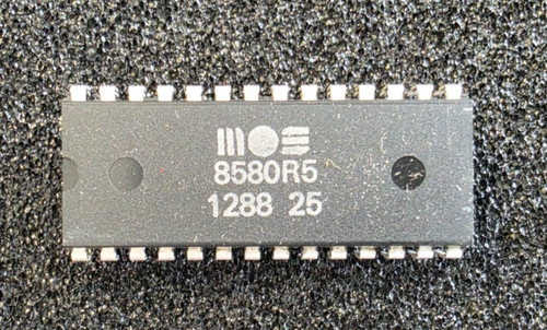 Mos 8580 commodore - (1288),