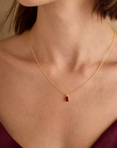 Collier pendentif rubis larme