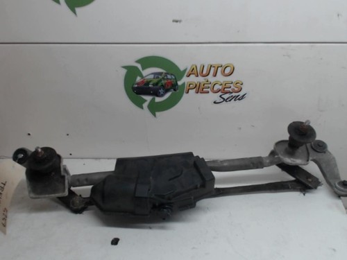 Moteur essuie glace avant