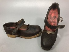 Paire de très anciennes GALOCHES taille enfant Fabrique C.P de Roanne Sabots
