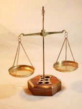 Joli et ancien trébuchet changeur bijoutier balance pesée - balancier en laiton