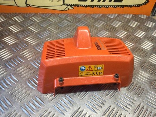Capot moteur débroussailleuse - capot,