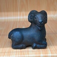 FIGURINE ANCIENNE EN PIERRE NOIRE SCULPTÉE GRECQUE