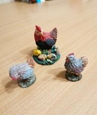 Lot de 3 figurines de poules