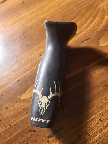 Hoyt 180 black grip - hoyt, right