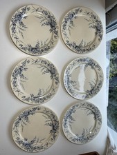 Assiettes à dîner anciennes