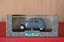 Voiture miniature 1/ 43