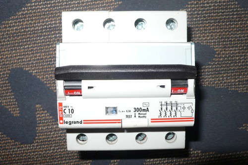 Disjoncteur differentiel tetra - disjoncteur,
