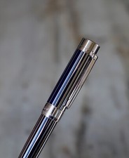 SUPERBE STYLO BILLE CARTIER PASHA - FINITION PINSTRIPE PLATINE - RAYURES NOIRES