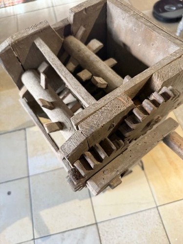 Curiosité rare crécelle - , de
