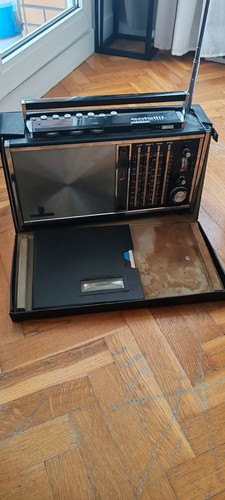 Great sounding vintage - sounding, fm/am!