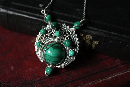 Long collier sautoir malachite