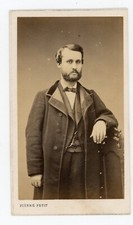 Pierre Petit à Paris PHOTO CDV vers 1860, un homme en redingote collier de barbe