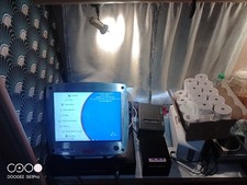 caisse enregistreuse avec tiroir et imprimante