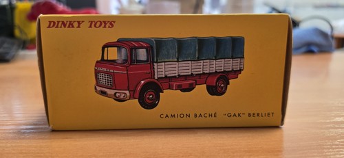 Dinky toys camion bâché - camion, gak