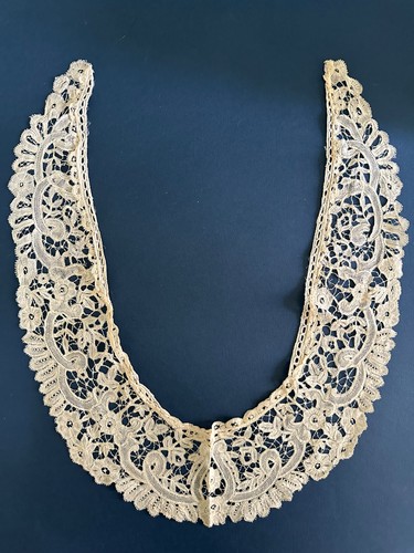Grand col ancien - , dentelle