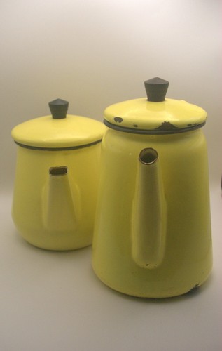 Vintage yellow enamel set - set,