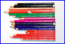 16 LYRA ORLOW Crayons De