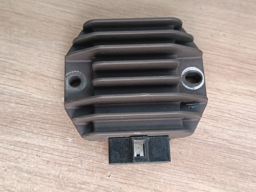 Regulateur tension - regulateur,