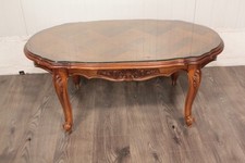 Table basse ovale style Louis XV avec plateau en verre (64355)
