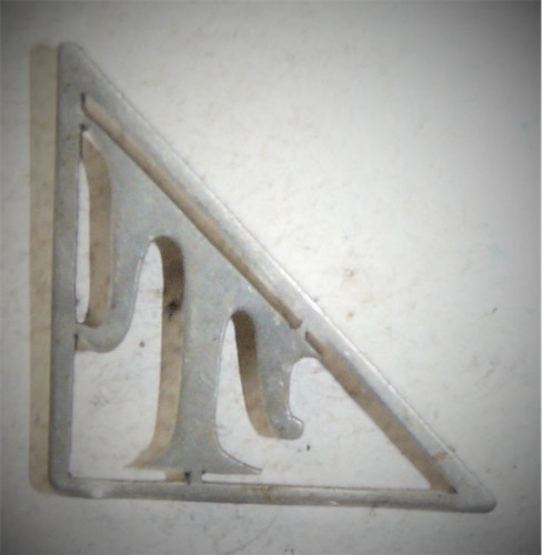 Lettre initiale en métal - t,