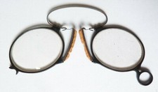 Bésicles lunettes pince-nez