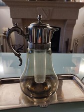 Ancien pichet à orangeade en verre et métal à patine argentée de style Louis XVI