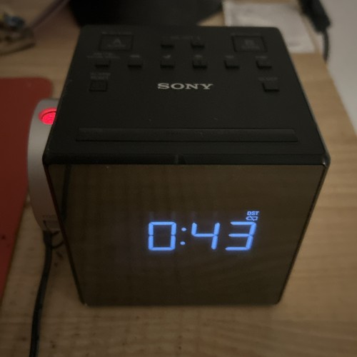 Radio réveil projecteur sony - radio,