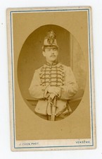 PHOTO CDV c.1870, un militaire pose brandebourgs & schako pour Yvon à Vendôme