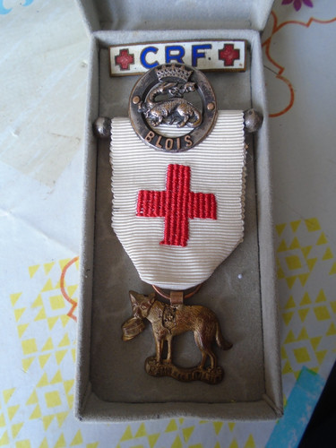 Rare medaille croix rouge - rare, rouge"l