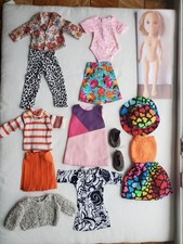 Lot de vêtements pour poupée Nancy de FAMOSA