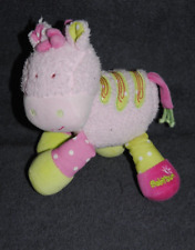 ?Doudou Girafe Vache BABYSUN BABY SUN Zèbre Rose Vert  Peluche 17 Cm TTBE