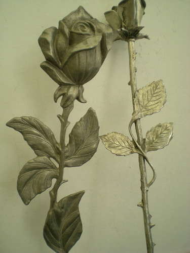 Deux belles roses etain - belles, en