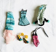 Lot  vêtements Monster high Lagoona Basic, Dawn Dance, Classroom