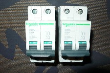 DISJONCTEUR 25427 SCHNEIDER