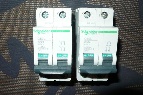 Disjoncteur 25427 schneider - disjoncteur,