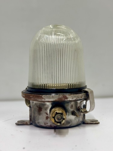 Ancienne lampe cloison fer - cloison,