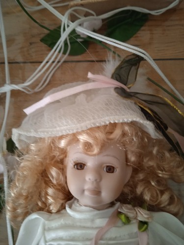Poupee avec balancoire - poupee,