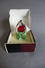 Mats Jonasson (Suède)  sculpture miniature en cristal à décor d'une rose signée