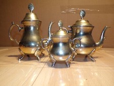 2 théhières et 1 sucrier en